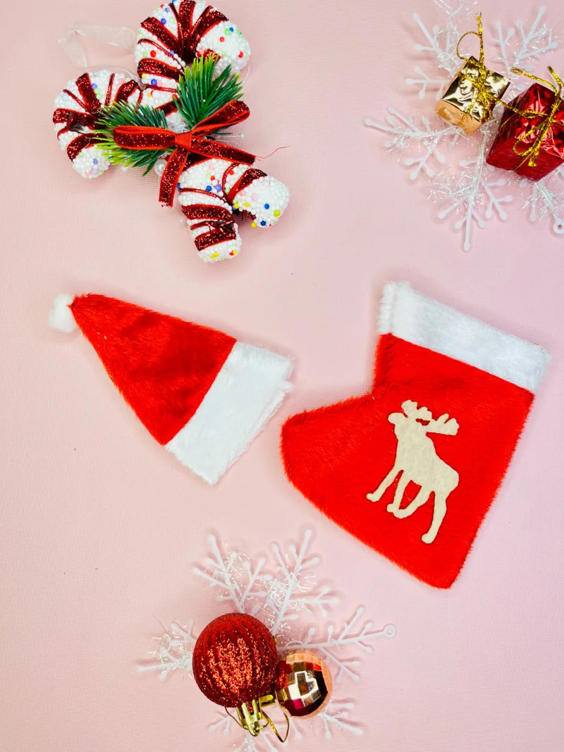 کلاه و جوراب کوچک بابانوئل